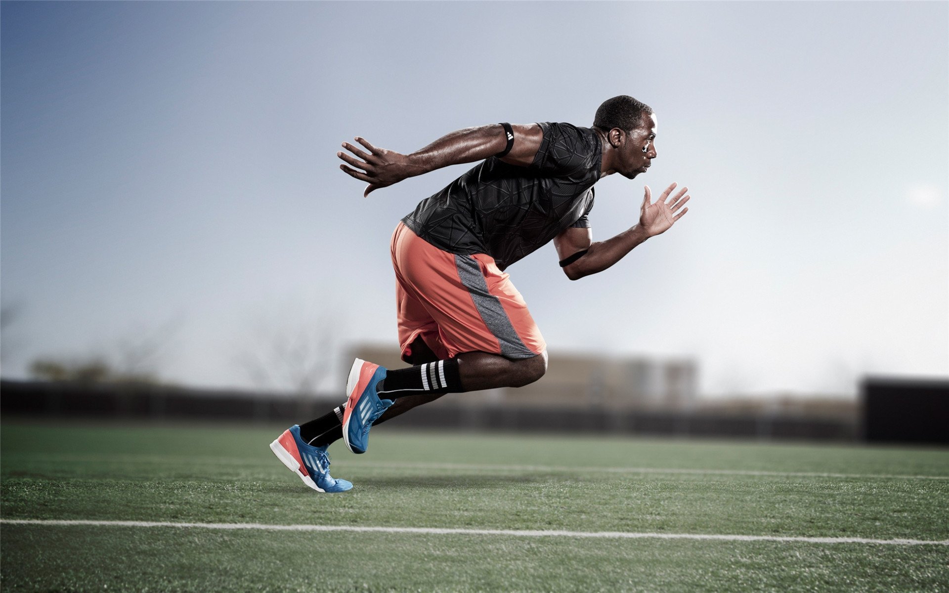 世界杯多语种直播信号覆盖全球 评论席群星云集